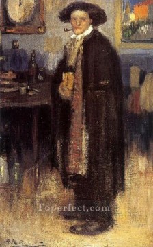 パブロ・ピカソ Painting - スペインコートを着た男 1900年 パブロ・ピカソ